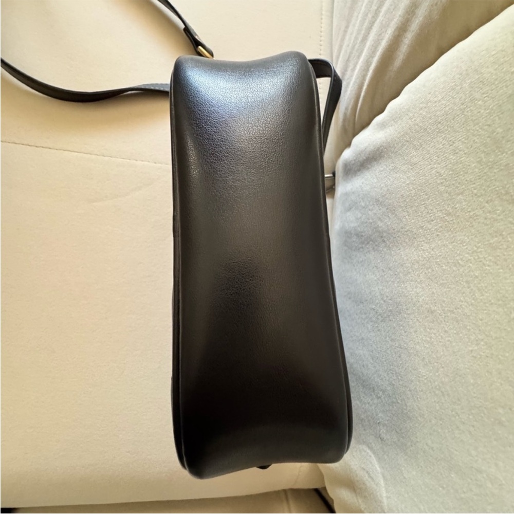 Gucci Black Chevron Crossbody Bag with Gold Details - Picture 9 of 10